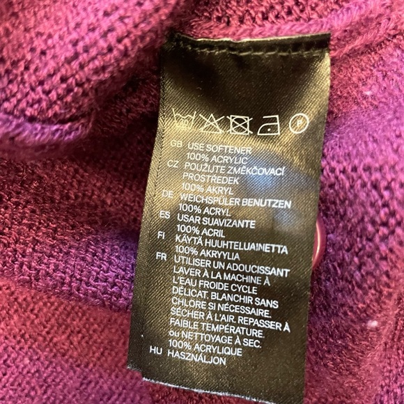 H&M purple soft acrylic full sleeve button up cardigan women's size Medium - Picture 5 of 7